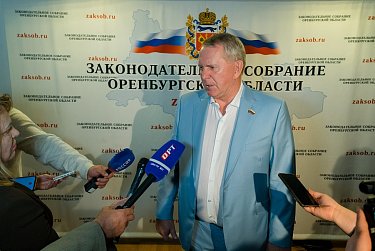 С чем связано сложение полномочий депутата Александра Кузнецова?
